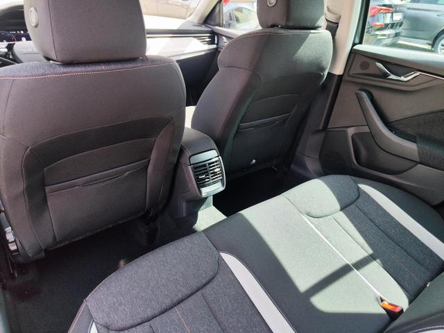 Skoda Kamiq Top Selection L 115PS DSG Automatik mit elektrischer Heckklappe Tempomat LED Scheinwerfer Sitzheizung Lenkradheizung Einparkhilfe vorne+hinten R&uuml;ckfahrkamera DAB Radio Kessy Licht und Regensensor 