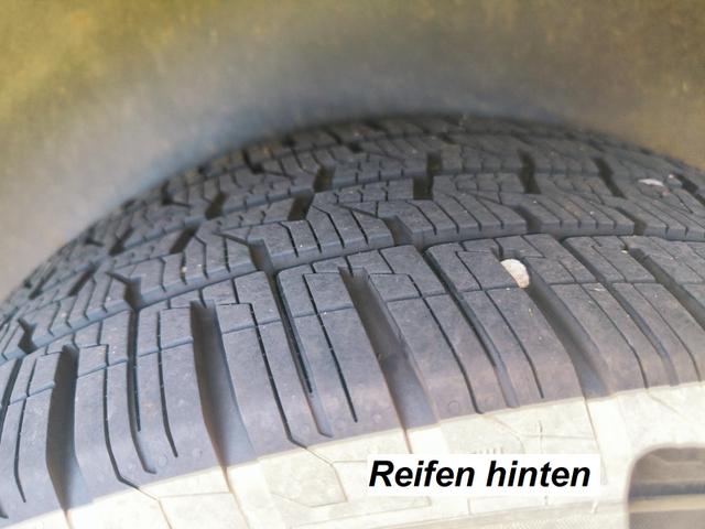 Volkswagen T5 Multivan T5.2 Highline 2.0TDI 132KW 4-Motion DSG-Automatik AHK Teilleder vorne Sitzheizung Klimaautomatik Einparkhilfe hinten Alufelgen Bi-Xenon-Scheinwerfer Multifunktionslenkrad Lichtautomatik Android-Radio Fahrradtr&auml;ger 