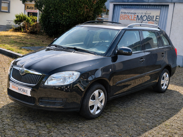 Gebrauchtfahrzeug Skoda Fabia Combi - 1.4 MPI 86PS mit AHK Sitzheizung Einparkhilfe hinten Klimaautomatik Tempomat Ganzjahresreifen Radio AUX ISOFIX Fahrersitz h&ouml;henverstellbar