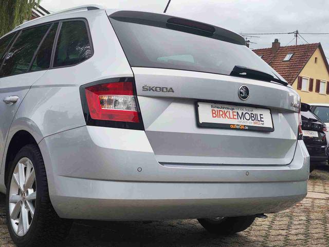 Skoda Fabia Combi 1.2TSI 90PS Tempomat Einparkhilfe v+h Sitzheizung Klimaautmatik SmartLink Android Auto Apple CarPlay Alufelgen mit Ganzjahresreifen Licht und Regensensor Bluetooth Freisprecheinrichtung 