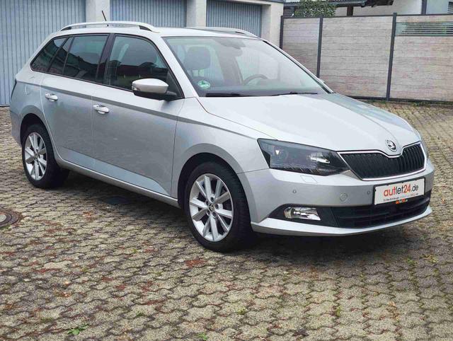 Skoda Fabia Combi 1.2TSI 90PS Tempomat Einparkhilfe v+h Sitzheizung Klimaautmatik SmartLink Android Auto Apple CarPlay Alufelgen mit Ganzjahresreifen Licht und Regensensor Bluetooth Freisprecheinrichtung 