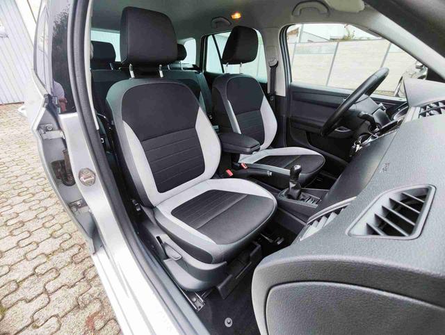 Skoda Fabia Combi 1.2TSI 90PS Tempomat Einparkhilfe v+h Sitzheizung Klimaautmatik SmartLink Android Auto Apple CarPlay Alufelgen mit Ganzjahresreifen Licht und Regensensor Bluetooth Freisprecheinrichtung 