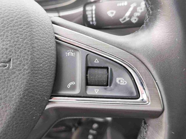 Skoda Fabia Combi 1.2TSI 90PS Tempomat Einparkhilfe v+h Sitzheizung Klimaautmatik SmartLink Android Auto Apple CarPlay Alufelgen mit Ganzjahresreifen Licht und Regensensor Bluetooth Freisprecheinrichtung 
