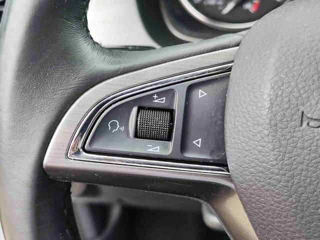Skoda Fabia Combi 1.2TSI 90PS Tempomat Einparkhilfe v+h Sitzheizung Klimaautmatik SmartLink Android Auto Apple CarPlay Alufelgen mit Ganzjahresreifen Licht und Regensensor Bluetooth Freisprecheinrichtung 