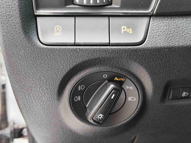 Skoda Fabia Combi 1.2TSI 90PS Tempomat Einparkhilfe v+h Sitzheizung Klimaautmatik SmartLink Android Auto Apple CarPlay Alufelgen mit Ganzjahresreifen Licht und Regensensor Bluetooth Freisprecheinrichtung 