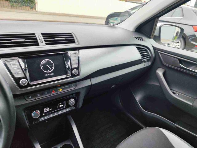 Skoda Fabia Combi 1.2TSI 90PS Tempomat Einparkhilfe v+h Sitzheizung Klimaautmatik SmartLink Android Auto Apple CarPlay Alufelgen mit Ganzjahresreifen Licht und Regensensor Bluetooth Freisprecheinrichtung 