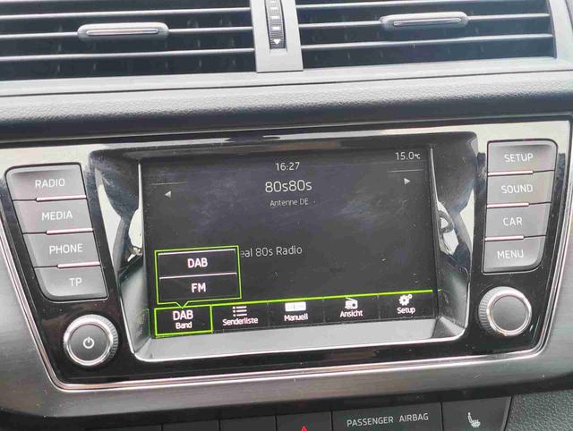 Skoda Fabia Combi 1.2TSI 90PS Tempomat Einparkhilfe v+h Sitzheizung Klimaautmatik SmartLink Android Auto Apple CarPlay Alufelgen mit Ganzjahresreifen Licht und Regensensor Bluetooth Freisprecheinrichtung 