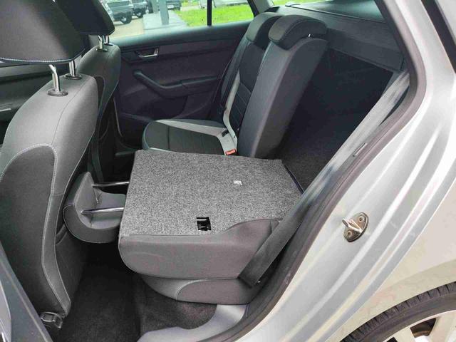 Skoda Fabia Combi 1.2TSI 90PS Tempomat Einparkhilfe v+h Sitzheizung Klimaautmatik SmartLink Android Auto Apple CarPlay Alufelgen mit Ganzjahresreifen Licht und Regensensor Bluetooth Freisprecheinrichtung 