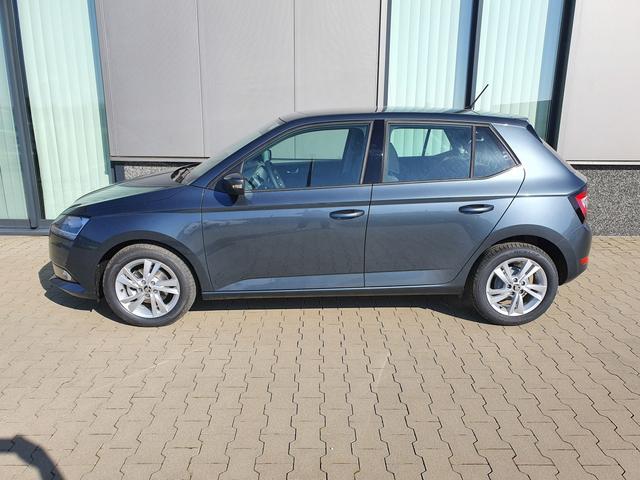 Skoda Fabia - "Ambition" (6) 1.0 TSI 95PS, Quartz-Grau Metallic, 15" Alufelgen, Parksensoren vorn/hinten, R&uuml;ckfahrkamera, Winter-Paket, Radio Swing PLUS/DAB/Bluetooth, Smart-Link (Navi-Funktion &uuml;ber Smartphone), Klimaanlage, Multifunktions-Lederlenkrad, Nebelscheinwerfer