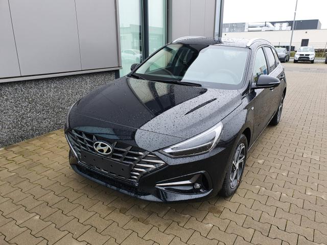 Hyundai i30 Kombi "Smart" (Trend*) (1) 1.5 T-GDI 48V MILD-Hybrid 160PS, Schwarz-Metallic, NAVI 10,25", Bi-LED-Scheinwerfer, 16" Alu, Klimaautomatik, Parksensoren vo/hi, R&uuml;ckfahrkamera, Sitzheizung, Lenkradheizung, Nebelscheinwerfer, Tempomat, Dachreling, Sicherheit (LKA/DAW/FCA/FCW) 