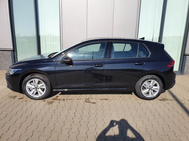 Volkswagen Golf - "Life" (2) 1.5 TSI 130PS, DEEP-BLACK, WINTER-PAKET KLIMAAUTOMATIK RADIO COMPOSITION/BT/2x USB/APP-CONNECT LED-SCHEINW./-R&Uuml;CKLEUCHTEN AMBIENTEBEL. ACTIVE INFO DISPLAY PS VO/HI INDUKTIVE LADESTATION STARTKNOPF MITTELARMLEHNE VO+HI MULTIFUNKTIONS-LEDERLENKRAD 16" ALU