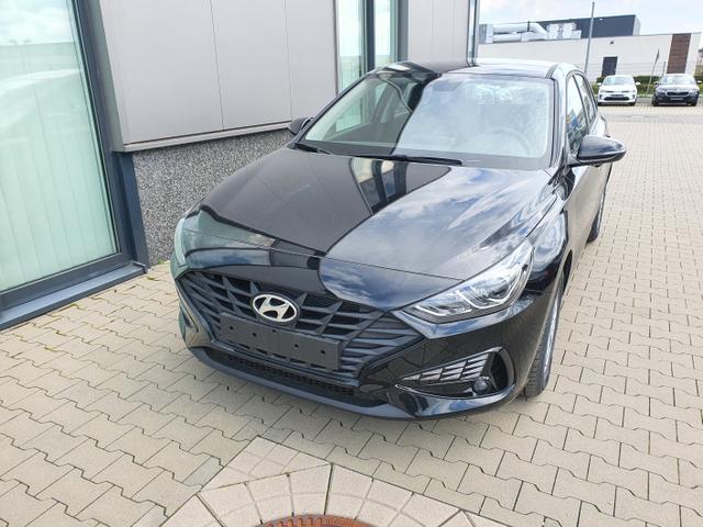 Hyundai i30 "Comfort" (Select*) (1) 1.0 T-GDI 120PS, Schwarz-Metallic, 15" Alufelgen, Klima, Lederlenkrad, Radio 8"-Touchscreen/DAB/Android-Auto & AppleCarPlay, Parksensoren hinten, R&uuml;ckfahrkamera, Nebelscheinwerfer, Tempomat, ZV mit Fernbedienung, Alarmanlage 