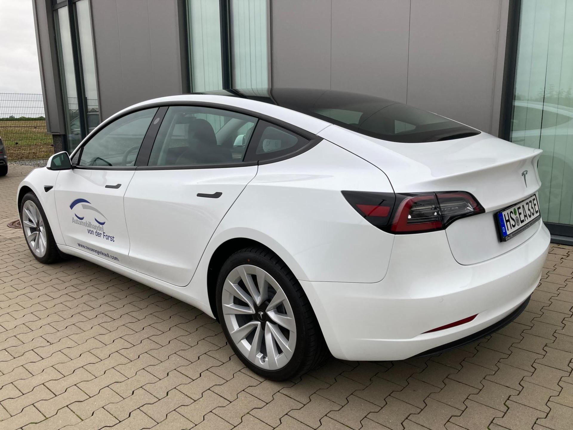 Wie funktioniert Tesla fast kostenlos fahren