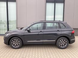 Volkswagen Tiguan - "Life" 1.5 TSI 130PS, Urano-Grau, App-Connect, Winterpaket, M-Lederlenkrad beheizt, 17" Alu Tulsa, LED-Scheinwerfer, 3-Zonen-Climatronic, Dachreling, ACC Tempomat, Parksensoren vorne u hinten, Front Assist, Radio Composition, Lane Assist