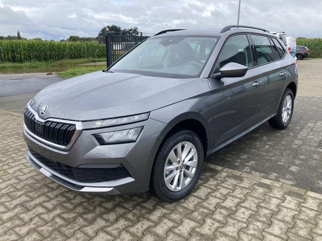 Lagerfahrzeug Skoda Kamiq - Ambition 1.0 TSI 110PS DSG, 5 Jahre Garantie, Grau-Met, ANHÄNGERKUPPLUNG, Climatronic, Winter-Paket, Tempomat, SunSet, Parksensoren hi, Rückfahrkamera, Alarm, Radio Bolero, 16" Alu