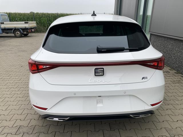 Seat Leon Style 1.5 eTSI Mild-Hybrid 150PS DSG/AUTOMATIK, 5 Jahre Garantie, 16" Alu, Climatronic, Parksensoren vorn/hinten, Media System PLUS 10,4"/Bluetooth, Tempomat, Full Digital Cockpit, LED-Scheinwerfer, M-Lederlenkrad, Reserverad, Verkehrszeichenerkennung 