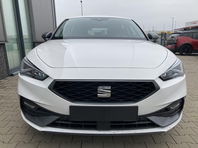 Seat Leon FR Max 1.5 TSI 150PS, 5 Jahre Garantie, 17" Alu, Winterpaket, Alarm, 3-Zonen-Climatronic, Abgedunkelte Scheiben, Park Assistent, Rückfahrkamera, Parksensoren vorn/hinten, Sportsitze, Media System PLUS 10,4"/Bluetooth + Full Link, Adaptiver Tempomat 