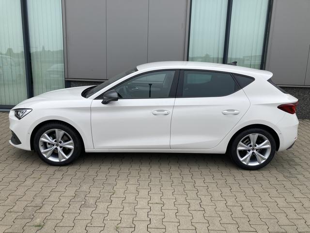 Seat Leon Style 1.5 eTSI Mild-Hybrid 150PS DSG/AUTOMATIK, 5 Jahre Garantie, 16" Alu, Climatronic, Parksensoren vorn/hinten, Media System PLUS 10,4"/Bluetooth, Tempomat, Full Digital Cockpit, LED-Scheinwerfer, M-Lederlenkrad, Reserverad, Verkehrszeichenerkennung 