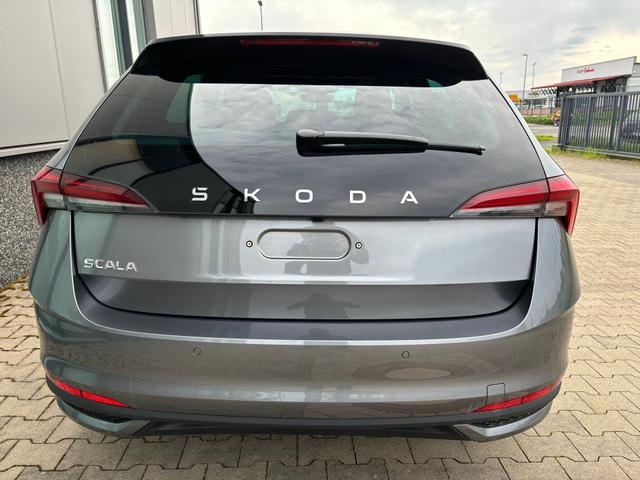 Skoda Scala Drive 130 Plus 1.5 TSI 150PS, 5 J. Garantie, 16" Alu, Elektr. Heckklappe, Kessy, Alarm, Parksensoren vo/hi, Kamera, Winterpaket, Climatronic, Tempomat, SunSet, Radio 8" + Wireless Smartlink, M-Lederlenkrad, Verlängerte Heckscheibe, LED-Scheinwerfer, NSW 