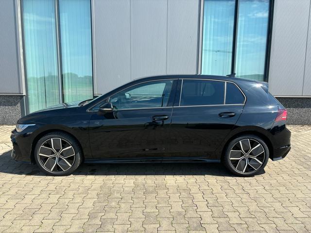 Volkswagen Golf - Basis 1.5 TSI 115PS, LED-Scheinwerfer, Radio Composition 10,3" + Wireless App-Connect, Parksensoren vorne und hinten, Climatronic, M-Lederlenkrad, Digitales Cockpit, Reserverad Bestellfahrzeug frei konfigurierbar