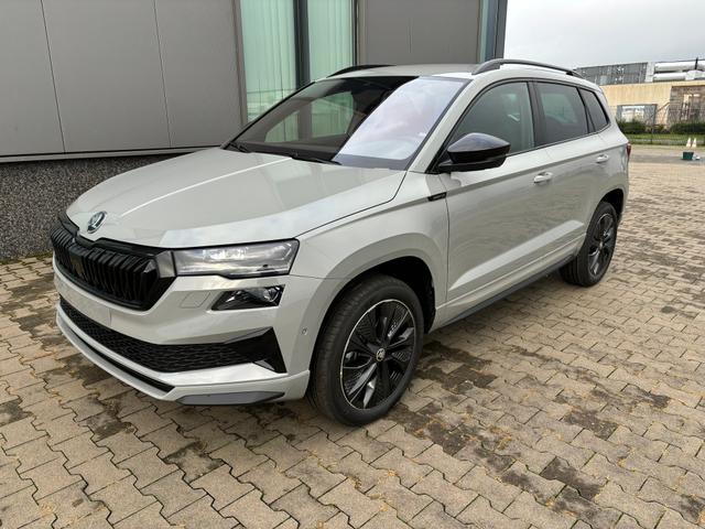 Skoda Karoq Top Selection Angebot f. Menschen mit Behinderung 100%! 2.0 TDI 150PS DSG 4X4, 17" Alu, ACC/Tempomat, Parksensoren vorn/hinten, Rückfahrkamera, KESSY, Elektrische Heckklappe, Sitzheizung vorn u. hinten, Frontscheibe beheizt, Dachreling silber, Virtual Cockpit 10" 