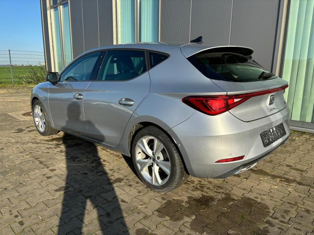 Seat Leon Style 1.5 eTSI Mild-Hybrid 150PS DSG/AUTOMATIK, 5 Jahre Garantie, 16" Alu, Climatronic, Parksensoren vorn/hinten, Media System PLUS 10,4"/Bluetooth, Tempomat, Full Digital Cockpit, LED-Scheinwerfer, M-Lederlenkrad, Reserverad, Verkehrszeichenerkennung 