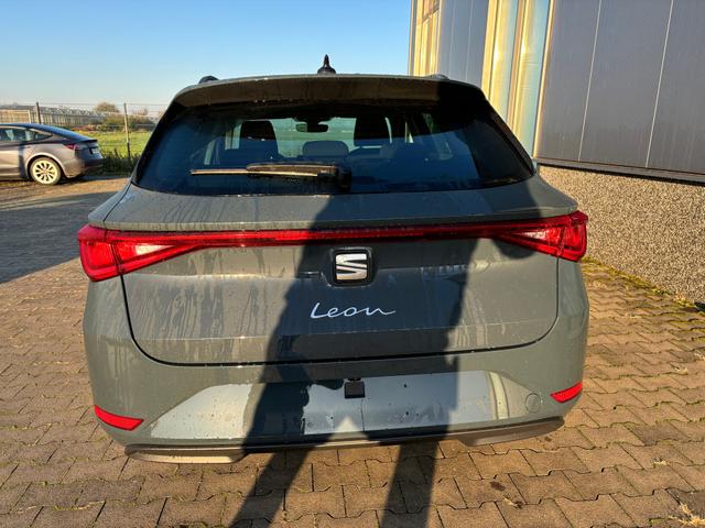 Seat Leon Sportstourer Style Family 1.5 TSI 115PS, 5J Garantie, 16" Alu, 3-Zonen-Climatronic, Winterpaket, Rückfahrkamera, Parksensoren vorn/hinten, Adaptiver Tempomat, Fernlichtassistent, Media System PLUS 10,4", Full Digital Cockpit, LED-Scheinwerfer 