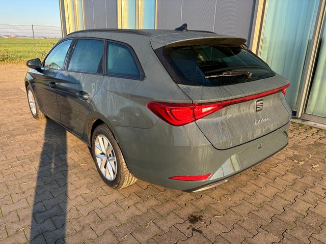 Seat Leon Sportstourer FR 1.5 TSI 150PS, 5 Jahre Garantie, 17" Alu, 3-Zonen-Climatronic, Abgedunkelte Scheiben, Parksensoren vorn/hinten, Sportsitze, Media System PLUS 10,4"/Bluetooth, Tempomat, Full Digital Cockpit, LED-Scheinwerfer, M-Lederlenkrad, Reserverad 