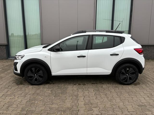 Dacia Sandero Stepway Extreme 1.0 TCe 90 CVT AUTOMATIK, 16" Alufelgen, Klimaautomatik, Parksensoren hinten, Rückfahrkamera, Hands-free, Radio 8"/DAB/Bluetooth/Smartphone-Applikation, Kunstleder-Lenkrad, Nebelscheinwerfer, Tempomat, Dachreling 