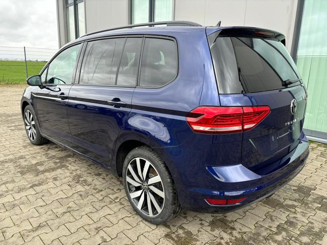 Volkswagen Touran Highline 2.0 TDI 150 PS DSG/AUTOMATIK, 16" Alu, Climatronic, Alarmanlage, Parksensoren vo/hi, Radio Ready Discover 8", ACC Tempomat, Nebelscheinwerfer, Dachreling silber, M-Lederlenkrad, Digital Cockpit Pro 