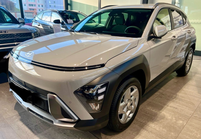 Hyundai KONA - N Line 1.0 T-GDI 100PS, 18" Alu, SunSet, Sitzheizung, Beheiztes Lederlenkrad, 2-Zonen-Climatronic, Vorbereitung für AHK, Navi 12,3", LED-Scheinwerfer, Parksensoren vorn/hinten, Rückfahrkamera, Smart Key, Alarm, Tempomat, 5 Jahre Garantie