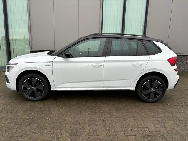 Lagerfahrzeug Skoda Kamiq - Monte Carlo 1.5 TSI 150PS DSG/AUTOMATIK, Moon-White/Dach schwarz, AHK-VORBEREITUNG, Panoramadach, 17"Alu, Matrix-LED, Parksensoren v/h, Kamera, Tempomat, Virtual Cockpit, Kessy, Winter-Paket, Climatronic, Radio 8", SmartLink, NSW, Dachreling, Sport-M-Lederlenkrad be