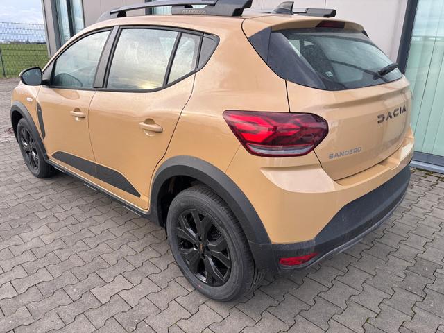 Dacia Sandero Stepway Extreme 1.0 ECO-G 100 (BENZIN / LPG-GASANLAGE), Beige-Metallic, Sitzheizung, 16" Alufelgen, Klimaautomatik, Parksensoren hinten, Rückfahrkamera, Hands-free, Radio 8"/DAB/Bluetooth/Smartphone-Applikation, Kunstleder-Lenkrad, Nebelscheinwerfer, Tempomat, Dachrelin 