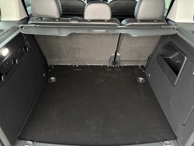 Volkswagen Caddy Style MAXI 7-SITZER 1.5 TSI 115PS DSG/AUTOMATIK, Deep-Black, ANHÄNGERKUPPLUNG, 17" Alu/Ganzjahresreifen, Winterpaket, ACC-Tempomat, Toter-Winkel, ParkAssist, Parksensoren vo/hi, Rückfahrkamera, Radio Ready2Discover 10" + Wireless AppConnect, Climatronic, Abge 