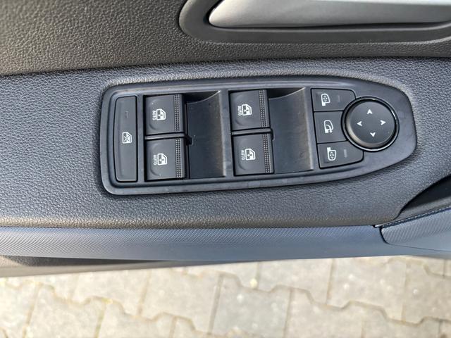 Dacia Duster Journey 1.2 TCe 130 5J Garantie, Winter-Paket, Park-Paket, 18" Alufelgen "TAGASAN", Klimaautomatik, Hands-free, Rückfahrkamera, Parksensoren vorn/hinten, LED-Scheinwerfer, MEDIA NAV 10", Abgedunkelte Scheiben, Nebelscheinwerfer, Armlehne, Dachreling, Tempomat 