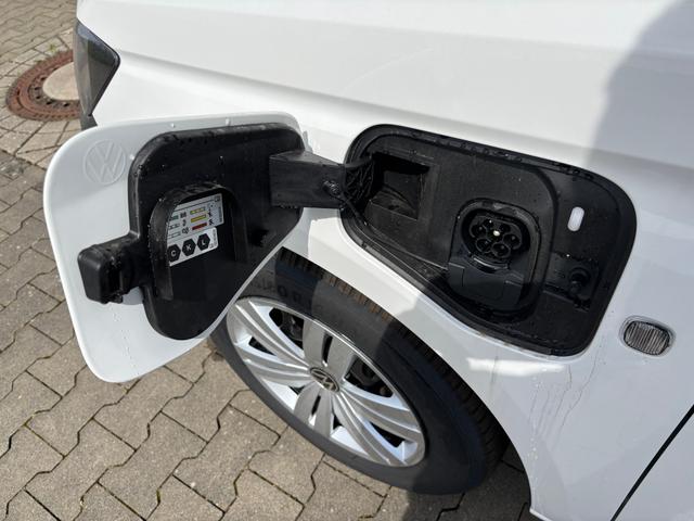 Volkswagen Caddy Style 1.5 TSI 115PS DSG (AUTOMATIK) PLUG-IN-HYBRID MAXI 7-Sitzer LANGER RADSTAND, 17" Alu, Dachreling, Climatronic, Parksensoren vorn/hinten, Rückfahrkamera, Privacy-Glas, LED-Scheinwerfer, Tempomat, Schiebetüre rechts und links, Heckklappe, Radio Ready2Disco 