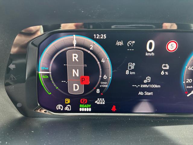 Volkswagen Caddy Style 1.5 TSI 115PS DSG (AUTOMATIK) PLUG-IN-HYBRID MAXI 7-Sitzer LANGER RADSTAND, 17" Alu, Dachreling, Climatronic, Parksensoren vorn/hinten, Rückfahrkamera, Privacy-Glas, LED-Scheinwerfer, Tempomat, Schiebetüre rechts und links, Heckklappe, Radio Ready2Disco 