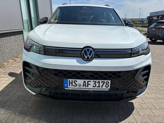 Volkswagen Tiguan R-Line 2.0 TDI 4MOTION 193PS DSG, PANORAMADACH, ANHÄNGERKUPPLUNG, IQ LIGHT, DESIGN-PAKET Black&Style, NAVI, DCC-Fahrwerk, 20" LEEDS schwarz, Area View, Alarm, Elektr. Heckklappe, Keyless,Massagefunktion, Park Assist, ACC, Sitzheizung, Climatranic 