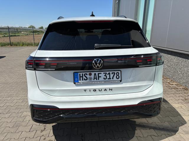 Volkswagen Tiguan R-Line 2.0 TDI 4MOTION 193PS DSG, PANORAMADACH, ANHÄNGERKUPPLUNG, IQ LIGHT, DESIGN-PAKET Black&Style, NAVI, DCC-Fahrwerk, 20" LEEDS schwarz, Area View, Alarm, Elektr. Heckklappe, Keyless,Massagefunktion, Park Assist, ACC, Sitzheizung, Climatranic 