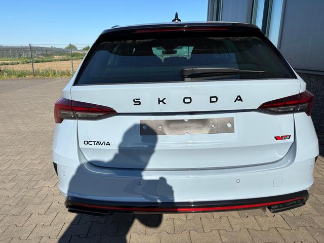 Skoda Octavia Combi RS 2.0 TSI 265PS DSG, 5Jahre Garantie, 18" Alu, Navi 13", Beheizte Frontscheibe, Elektr. Heckklappe, Kessy, Alarm, Climatronic, Sitzheizung, SunSet, Side Assist, FULL-LED-Scheinwerfer, Parksensoren vo/hi, Kamera, ACC Tempomat, Sport-M-Lederlenkrad beheizt 