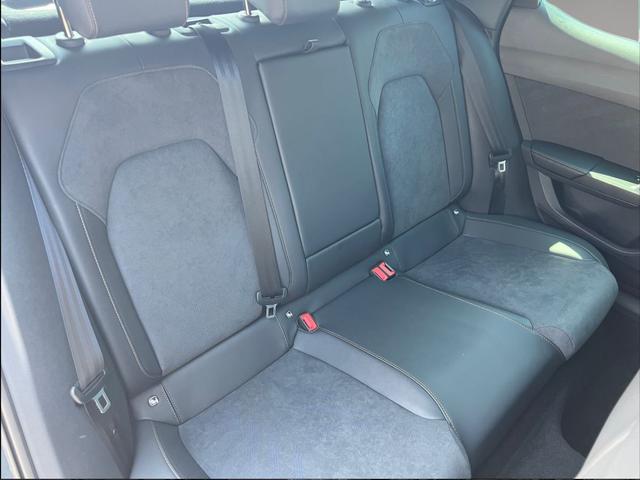 Cupra Leon Basis 1.5 TSI 150PS 6-Gang, 5 Jahre Garantie, 18" Alufelgen, Voll-LED-Scheinwerfer, 3Z-Climatronic, ACC/Tempomat, Digitales Cockpit, Full Link, Parksensoren v/h, Privacy-Glas, Multifunktions-Lederlenkrad, LED-Nebelscheinwerfer 