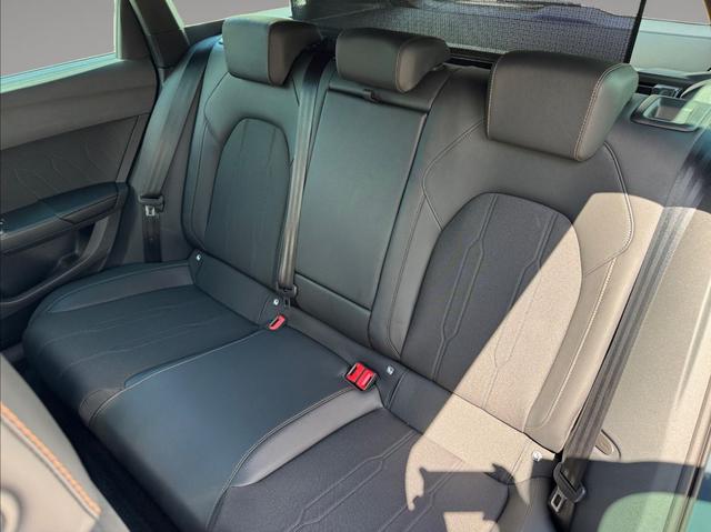 Cupra Leon Sportstourer Basis 2.0 TSI 204PS DSG (AUTOMATIK) 4DRIVE (ALLRAD) , 5 Jahre Garantie, Elektr. Heckklappe, Dachreling, 18" Alu, Voll-LED-Scheinwerfer, 3Z-Climatronic, ACC/Tempomat, Digitales Cockpit, Full Link, Parksensoren v/h, Privacy-Glas, Multifunktions-Lederlenkrad, NSW 