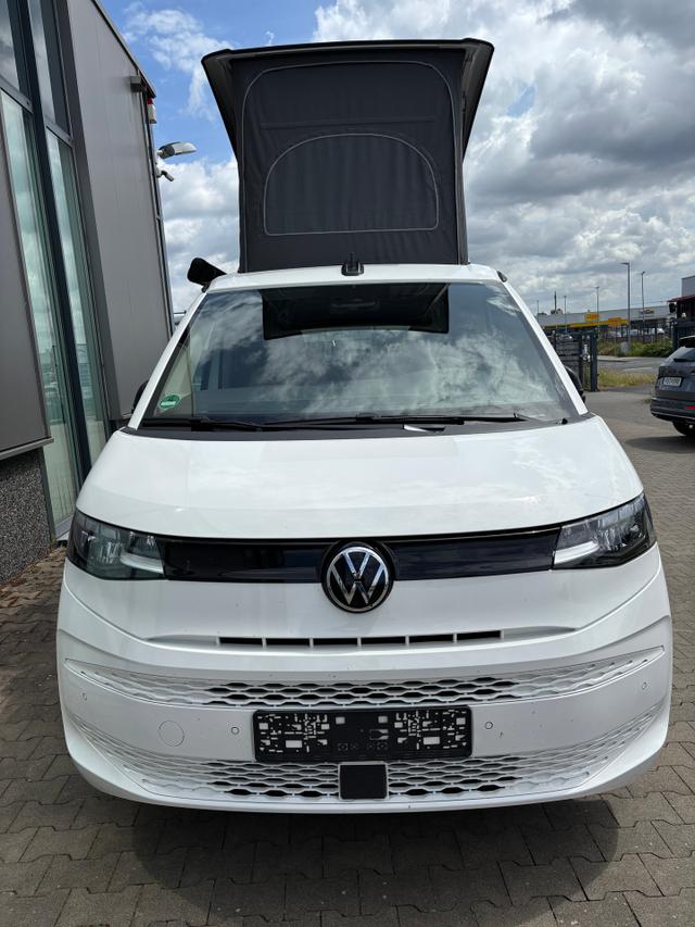 Volkswagen T7 California Beach Tour 2.0 TSI 204PS DSG, 5 Sitzer + 4 Schlafplätze, 17" Alu, Drehsitze vorn, Privacy-Glas, Technikbox 230V, Aufstelldach, Klima, Parksensoren, Radio Ready2Discover App-Connect, M-Lederlenkrad, Schiebetüre links/rechts, Digital Cockpit, ACC/Tempomat 