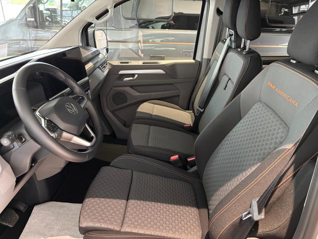 Volkswagen T7 Caravelle Basis 2.0 TDI 110PS, 8-Sitzer, LED-Scheinwerfer, 3-Zonen-Climatronic, Parksensoren vorn/hinten, Rückfahrkamera, Privacy-Glas, Tempomat, Radio 13" + Wireless-App-Connect, Digitales Cockpit 