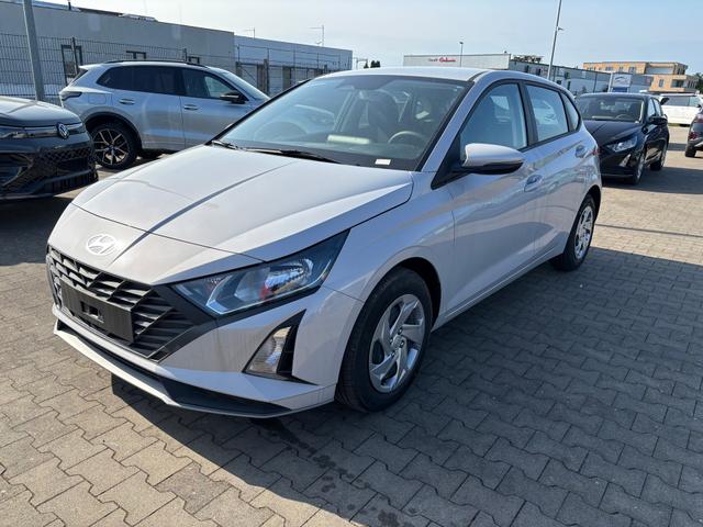Hyundai i20 - Comfort 1.2i 79PS, LUMEN-GRAY-Metallic, 5 Jahre Garantie, NAVIGATION 10,25", Klima, Parksensoren hinten, Rückfahrkamera, Alarm, Lederlenkrad, Tempomat, Armlehne vorne, Reserverad, 4x elektr. Fensterheber, Fernlicht-Assistent