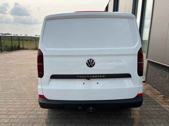 Volkswagen T7 Kastenwagen Basis 2.0 TDI 110PS 6-Gang kurzer Radstand, Parksensoren hinten, Tempomat, Zentralverriegelung + Keyless Start, Radio 13" Wireless App-Connect, Schiebetüre rechts, Heckklappe 