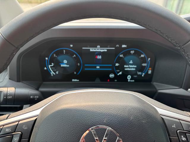 Volkswagen T7 Kastenwagen Basis 2.0 TDI 110PS 6-Gang kurzer Radstand, Parksensoren hinten, Tempomat, Zentralverriegelung + Keyless Start, Radio 13" Wireless App-Connect, Schiebetüre rechts, Heckklappe 