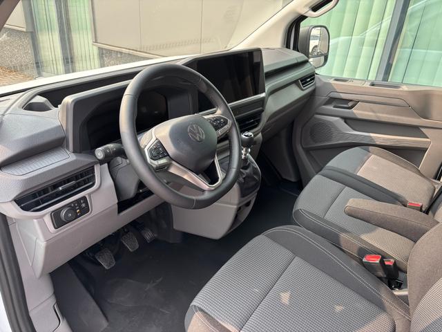 Volkswagen T7 Kastenwagen Basis 2.0 TDI 110PS 6-Gang kurzer Radstand, Parksensoren hinten, Tempomat, Zentralverriegelung + Keyless Start, Radio 13" Wireless App-Connect, Schiebetüre rechts, Heckklappe 