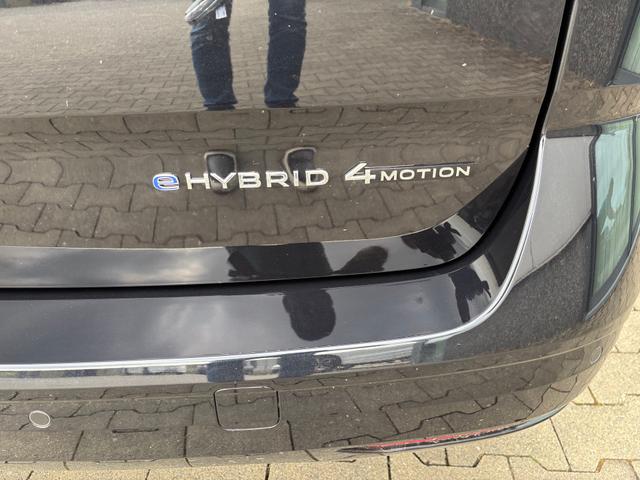 Volkswagen T7 California Ocean 1.5 eHybrid (PLUG-IN-HYBRID) 245PS ALLRAD DSG (AUTOMATIK), 17" Alu, ELEKTRISCHES Aufstelldach, Privacy-Glas, 3-Zonen-Climatronic, KÜCHE, Standheizung, Sitzheizung, Parksensoren vorne und hinten, Digital Cockpit Pro, Radio Ready2Discover 10" + Wireless Ap 