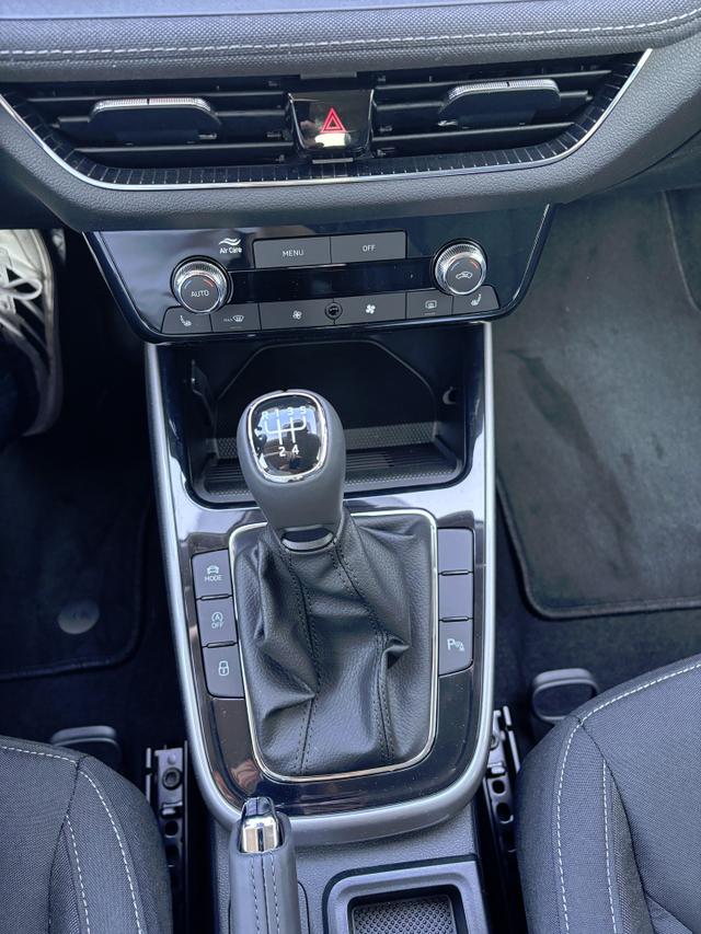 Skoda Fabia Sondermodell 130 Jahre PREMIUM 1.0 TSI 95PS, Grau-Metallic, 16" ALU, SunSet, Parksensoren vo/hi, Kamera, Kessy, Alarm, Toter-Winkel, Virtual Cockpit 10", LED-Scheinwerfer, M-Lederlenkrad beheizt, NSW Sitzheizung, Tempomat, Climatronic, Infotainment 8"+Smartlink 